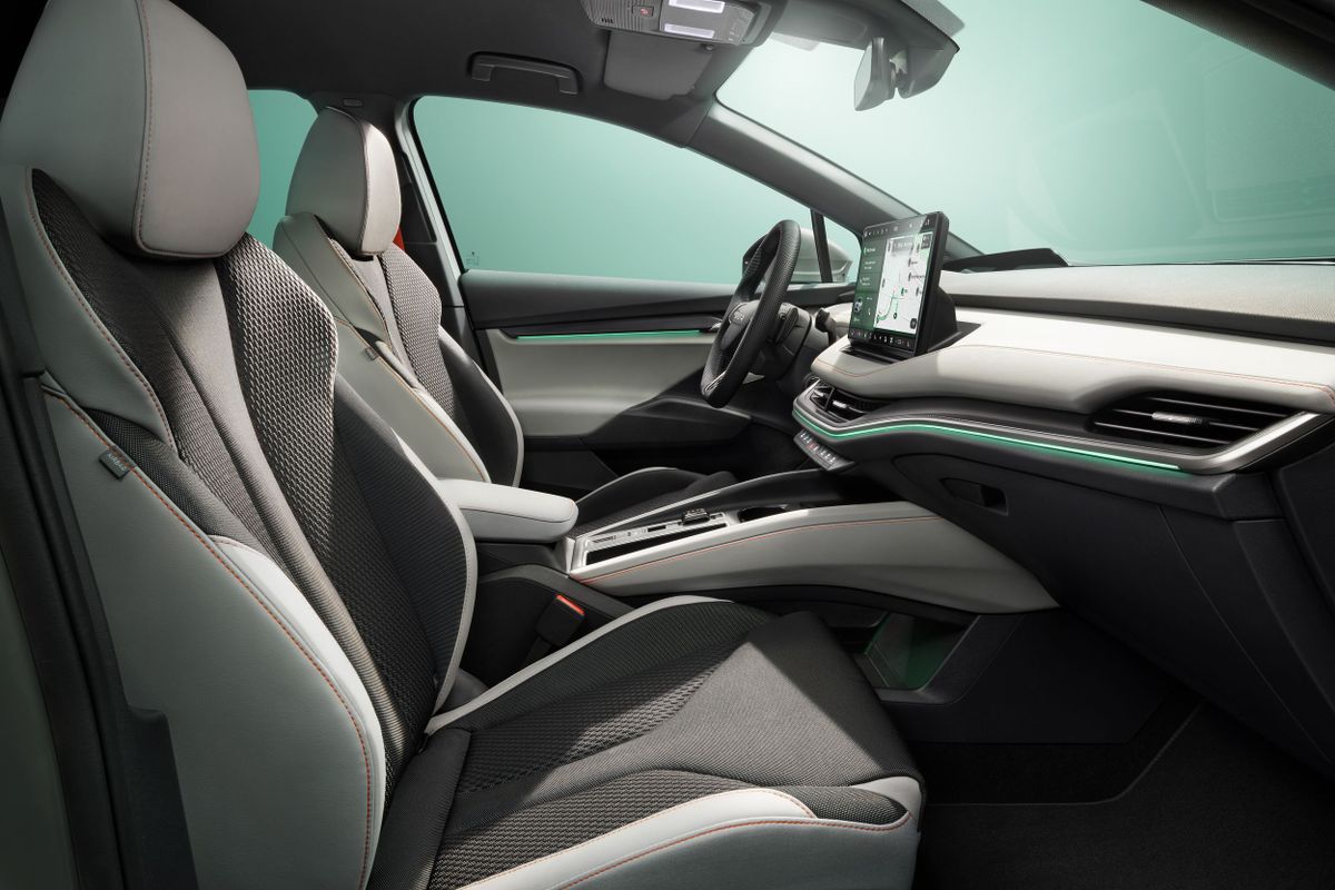 Skoda Элрок 2024. Передние сидения. Внедорожник 5 дв., 1 поколение