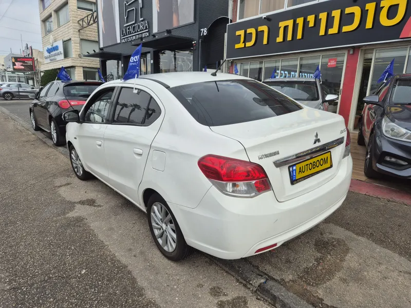 Mitsubishi Attrage 2nd hand, 2016
