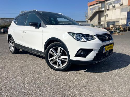 SEAT Arona, 2021, photo