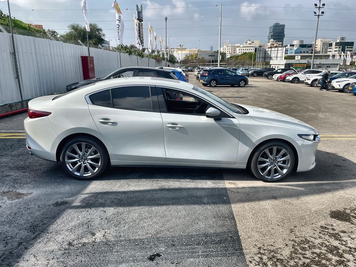 Mazda 3 новый, 2025