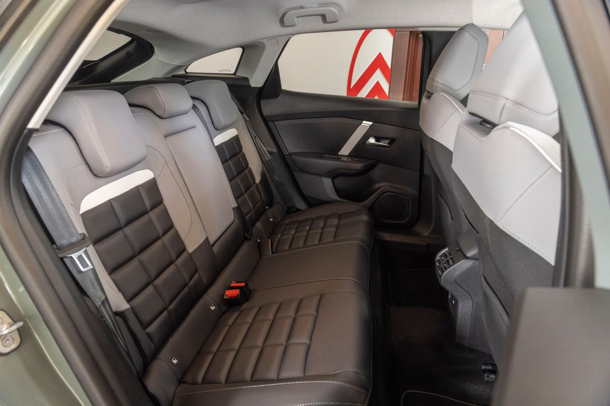Citroen C4 2024. Задние сидения. Хэтчбек 5 дв., 3 поколение, рестайлинг