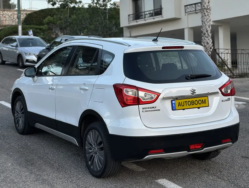 Suzuki SX4 2ème main, 2015, main privée
