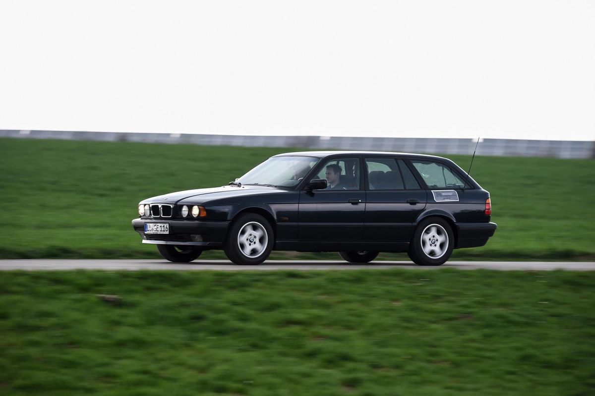 BMW M5 1992. Carrosserie, extérieur. Break 5-portes, 2 génération