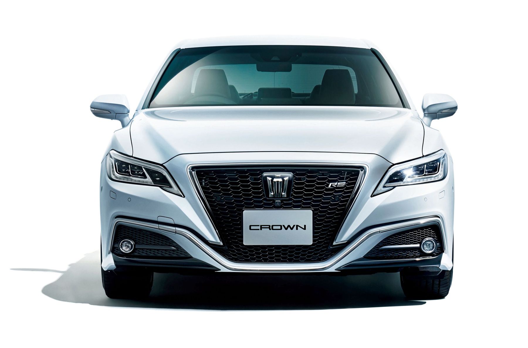 Тойота краун 2022. Toyota crown 2018. Тойота краун 2019. Crown гибрид 2018. Тойота краун 2018 год.