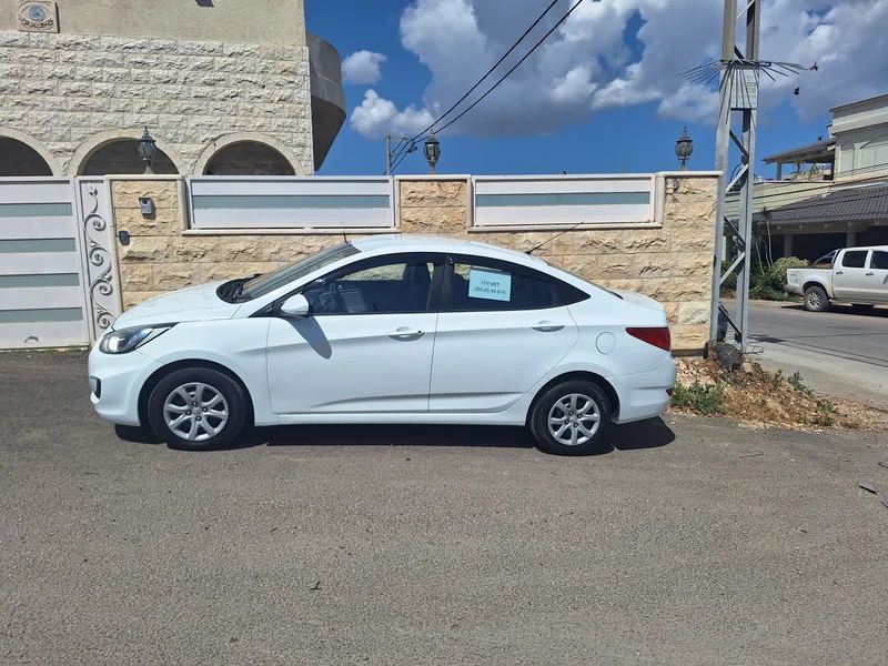 Hyundai i25 2ème main, 2012, main privée