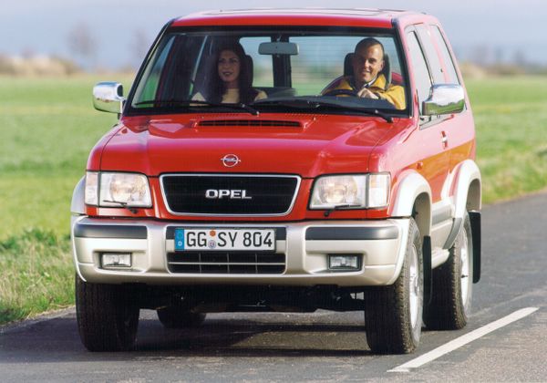 אופל מונטריי 1998. מרכב, צורה. רכב שטח 3 דלתות, 1 דור, שדרוג
