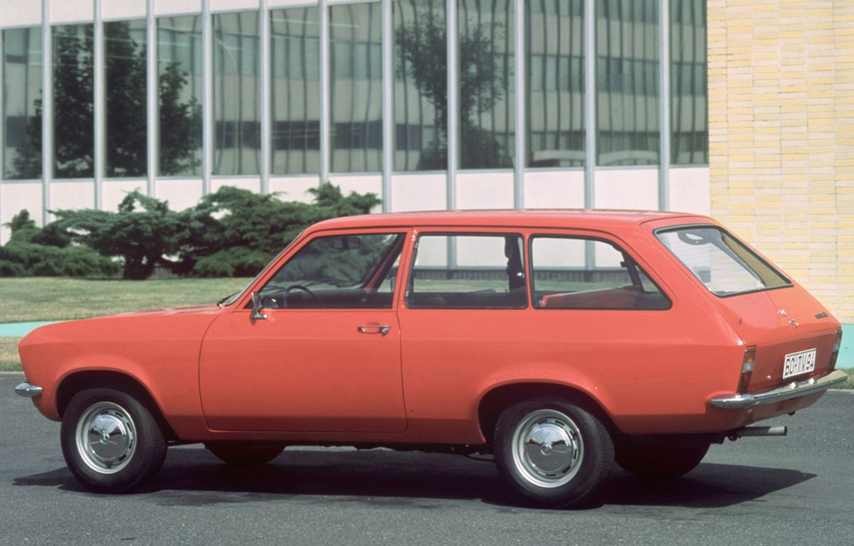 אופל אסקונה 1970. מרכב, צורה. סטיישן 3 דלתות, 1 דור