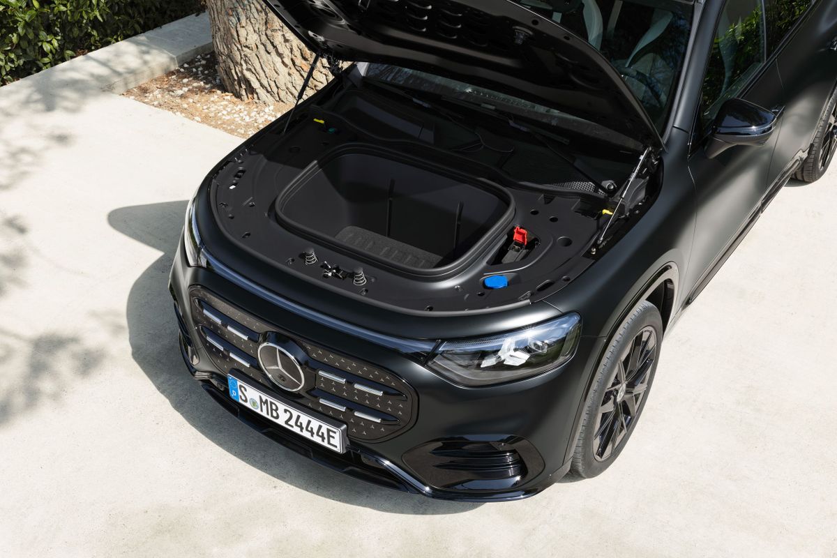 Mercedes GLB. Багажник.