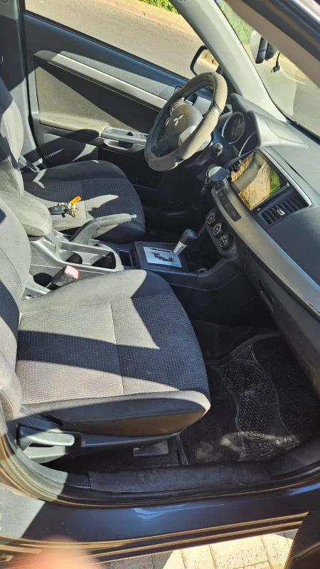 Mitsubishi Lancer с пробегом, 2009, частная рука