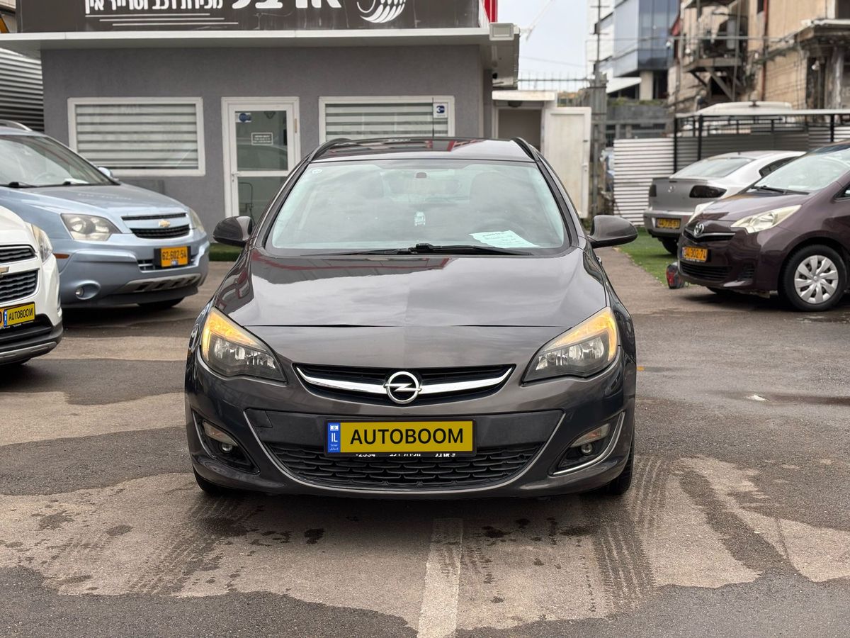 Opel Astra 2nd hand, 2014