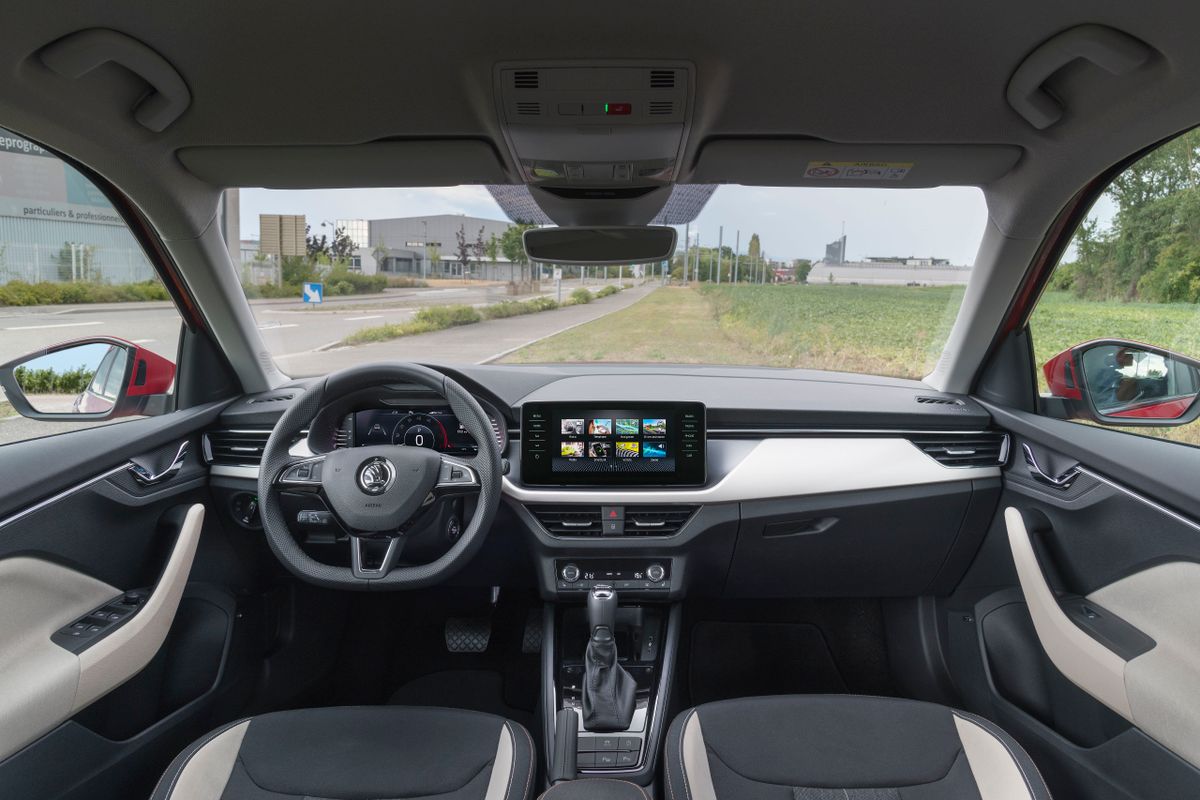 Škoda Kamiq 2019. Siéges avants. VUS 5-portes, 1 génération