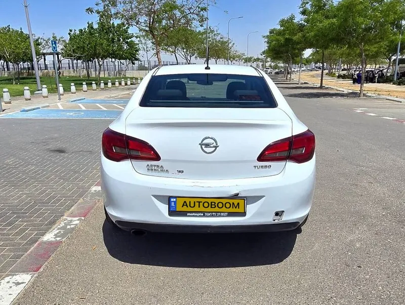 Opel Astra с пробегом, 2016
