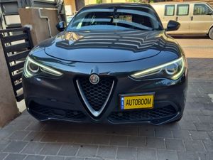 Alfa Romeo Stelvio, 2018, photo