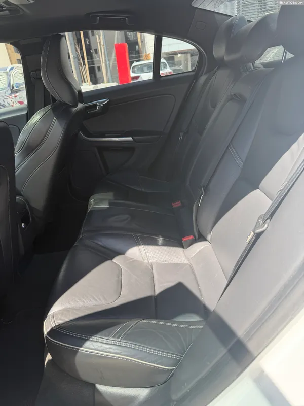 וולוו S60 יד 2 רכב, 2015, פרטי