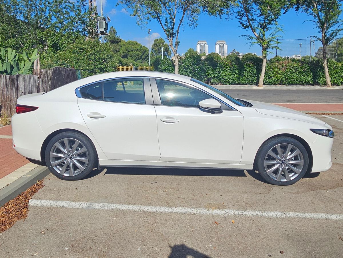 Mazda 3 2nd hand, 2024, private hand