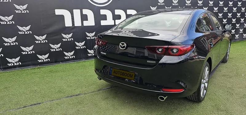 Mazda 3 nouvelle voiture, 2023, main privée