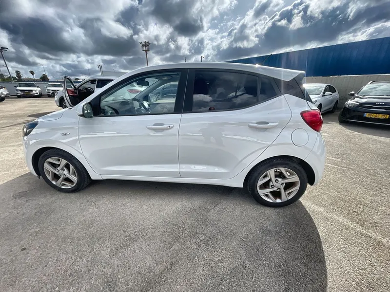 Hyundai i10 с пробегом, 2022, частная рука