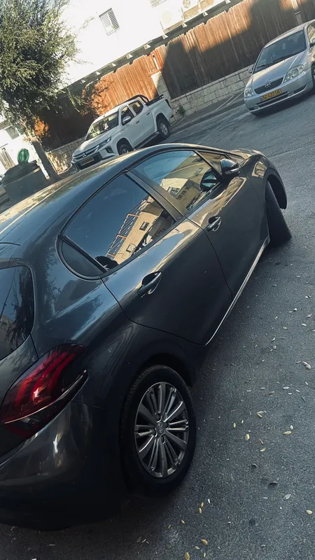 Peugeot 208 2nd hand, 2016, private hand