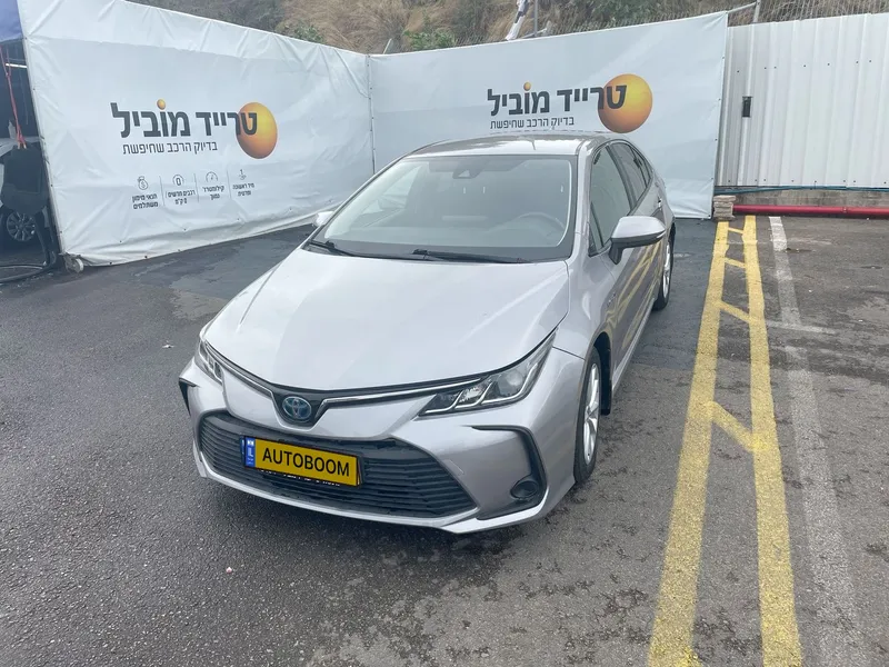 Toyota Corolla с пробегом, 2021