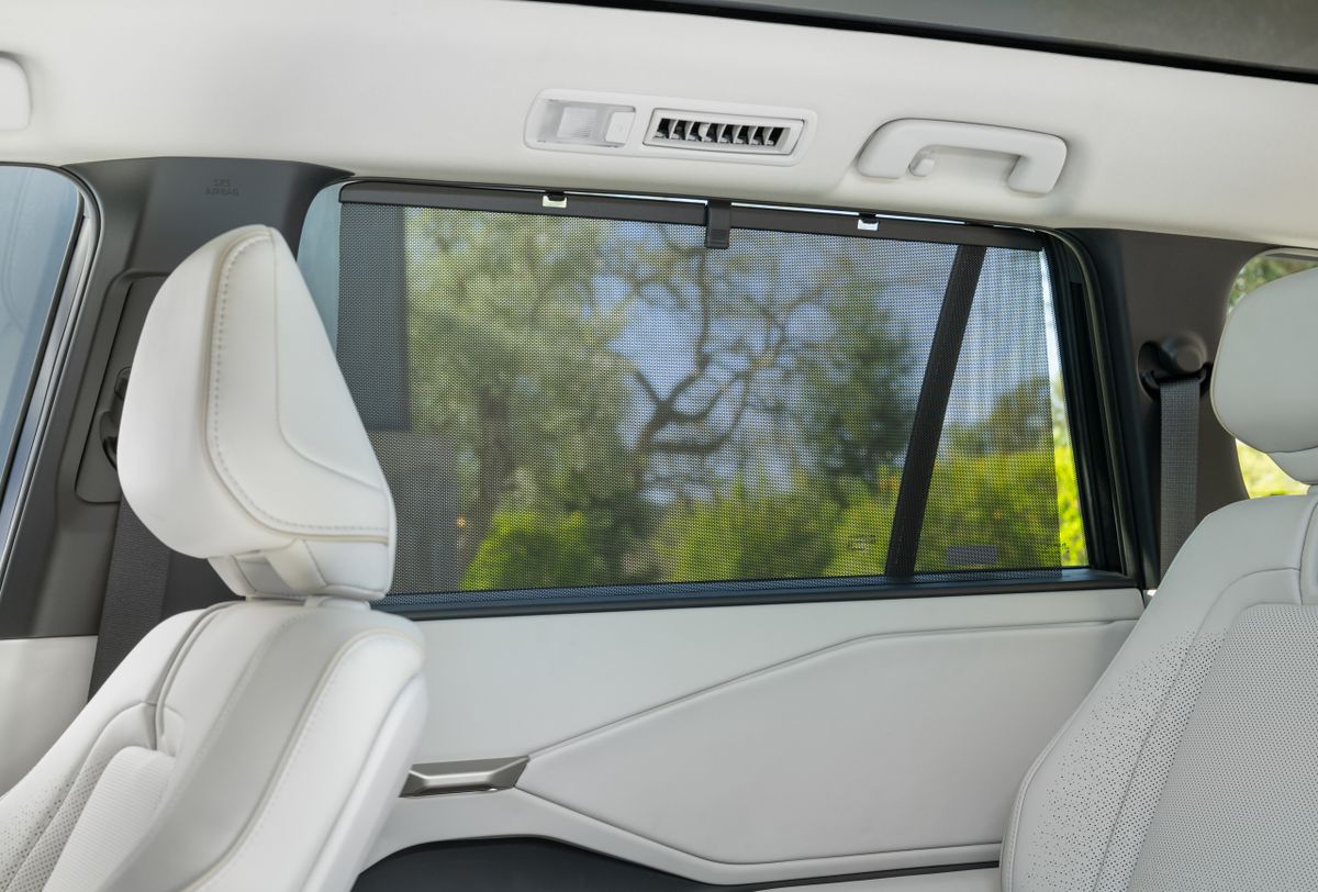 Toyota Highlander. Передние сидения.