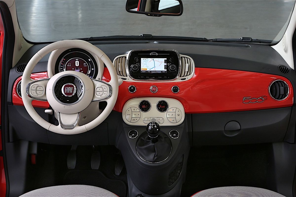 Fiat 500 2016. Tableau de bord. Cabriolet, 2 génération, restyling