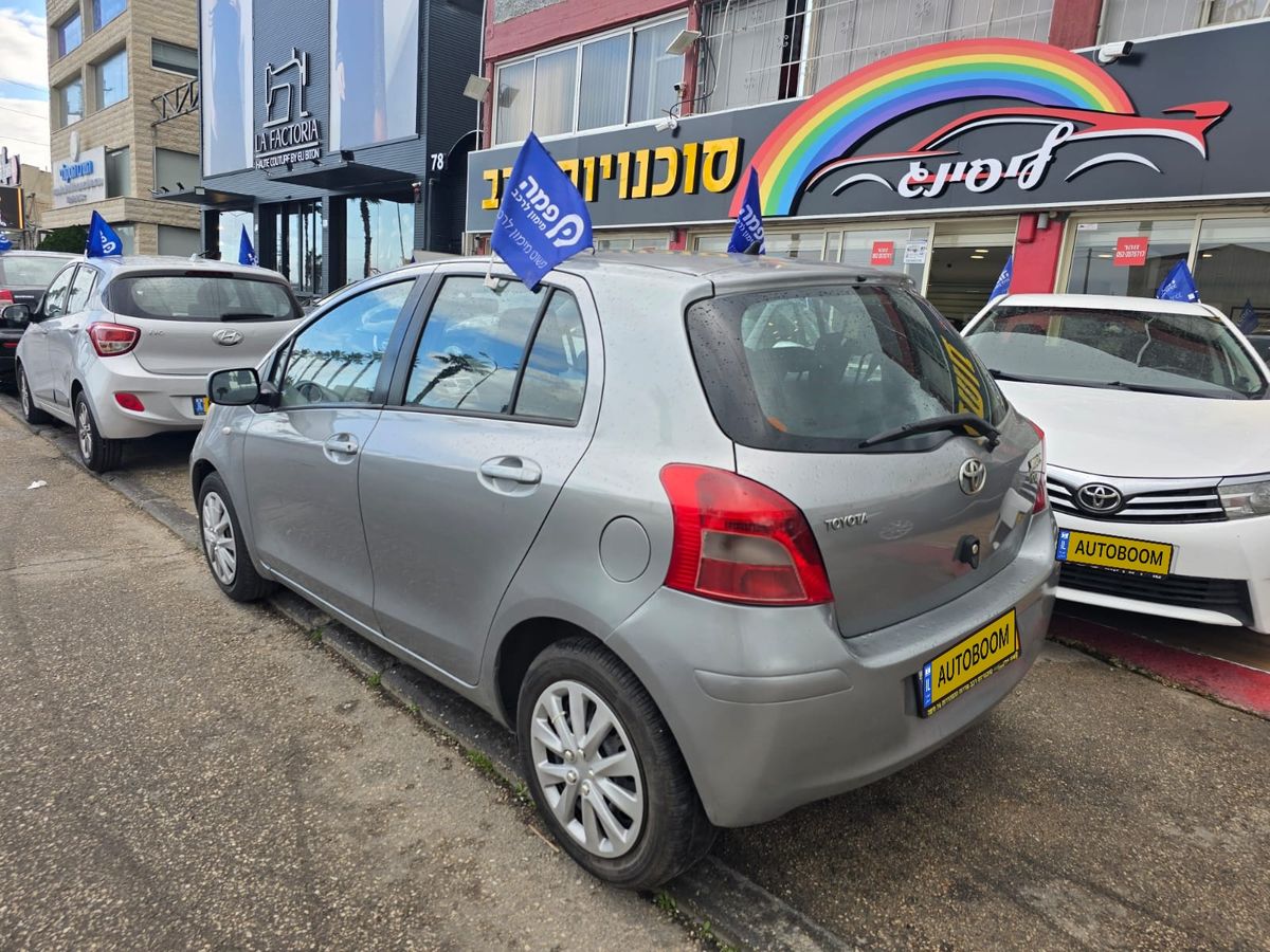 Toyota Yaris с пробегом, 2010, частная рука