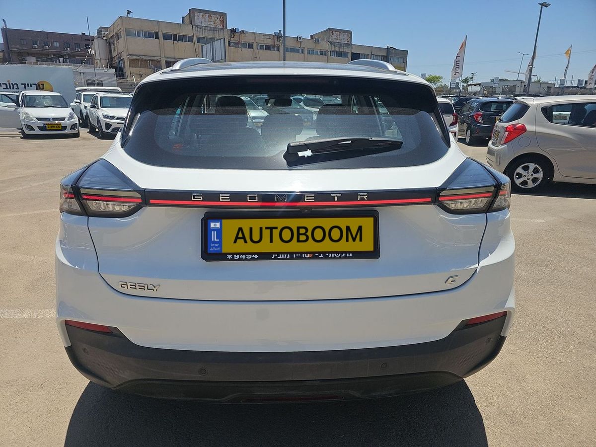 Geely Geometry C 2nd hand, 2022, private