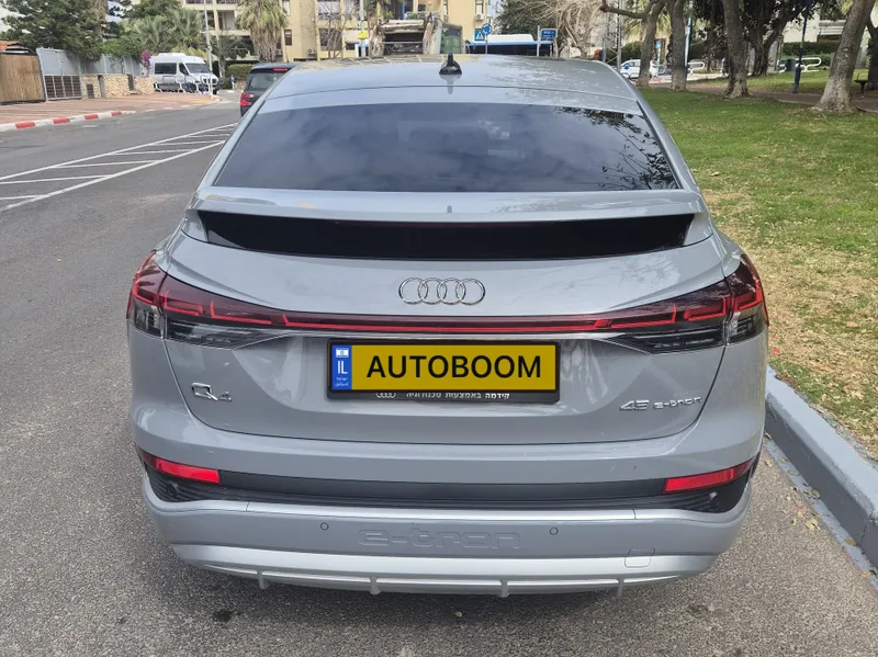 אאודי Q4 ספורטבק e-tron יד 2 רכב, 2024, פרטי