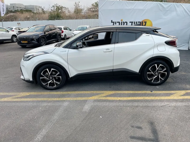 Toyota C-HR 2ème main, 2022, main privée