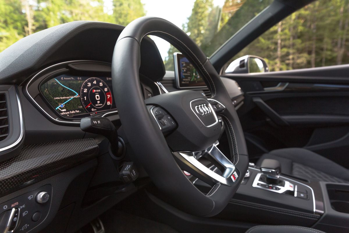 Audi SQ5 2016. Volant. VUS 5-portes, 2 génération