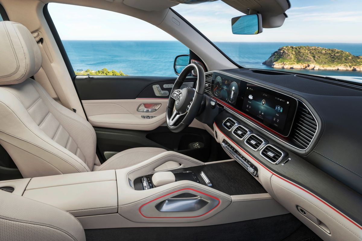 Mercedes GLS 2019. Front seats. SUV 5-doors, 2 generation