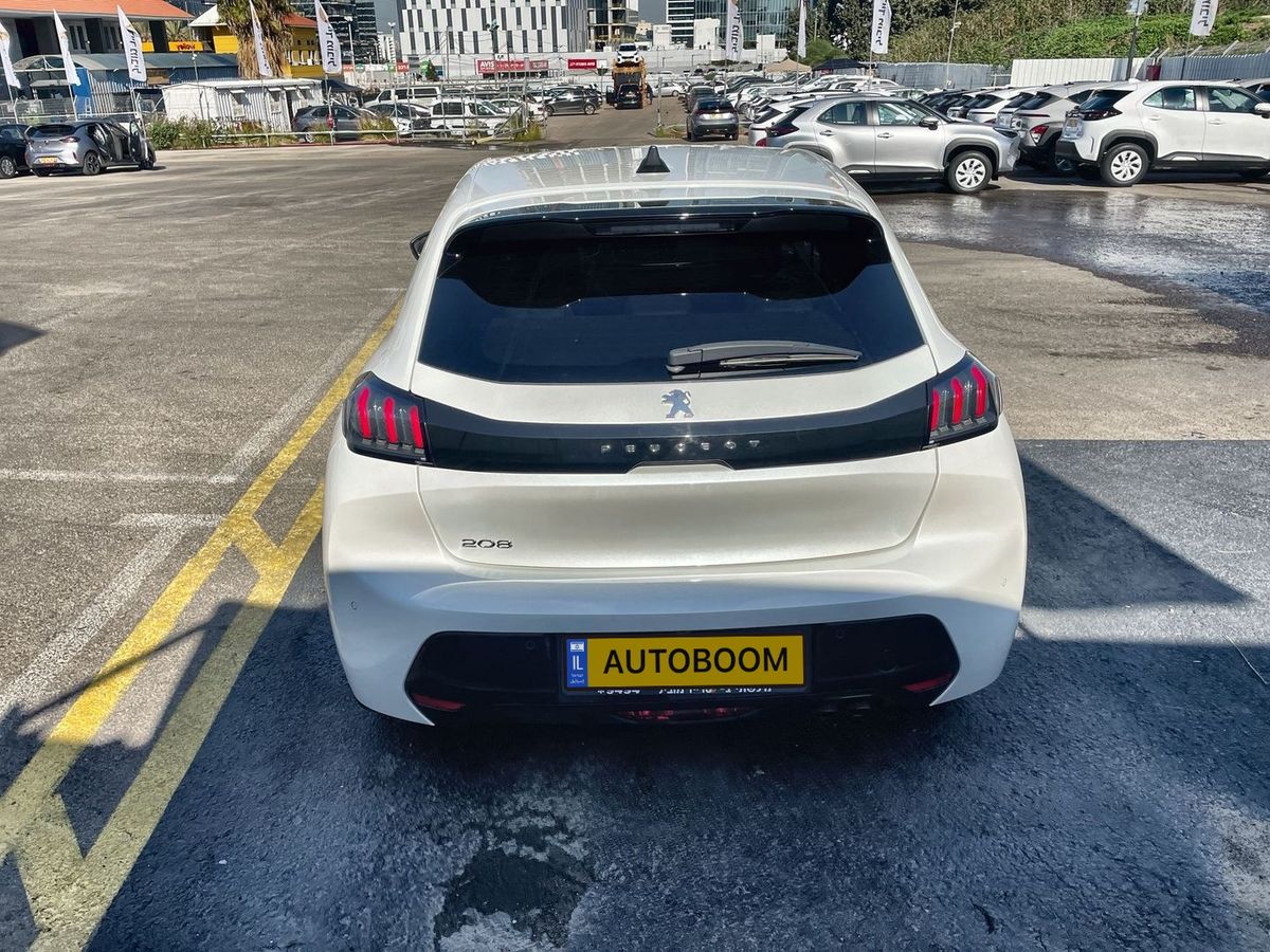 Peugeot 208 2nd hand, 2022, private hand