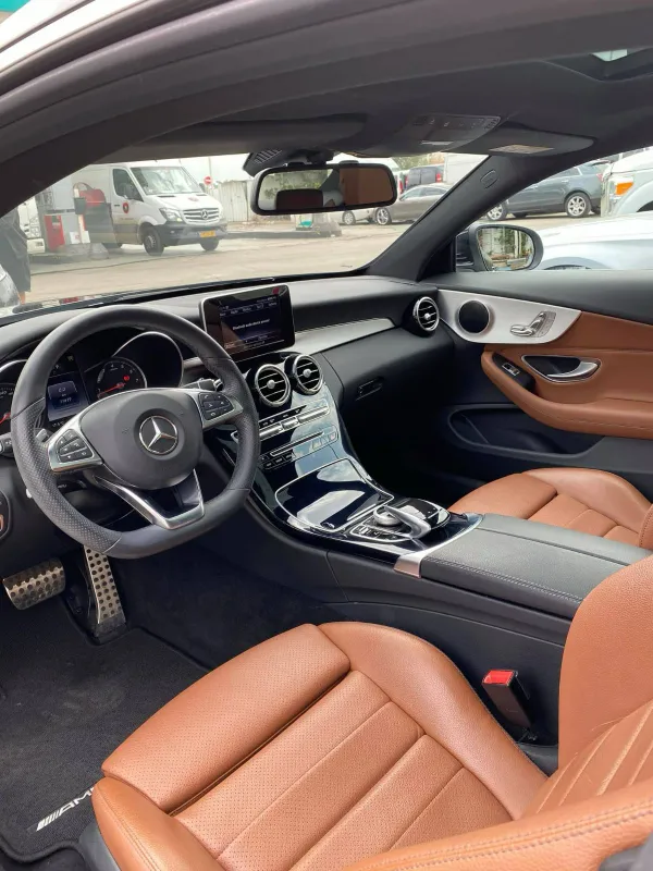 Mercedes C-Class 2ème main, 2017, main privée