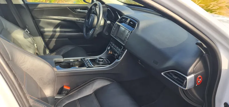 Jaguar XE 2ème main, 2016, main privée