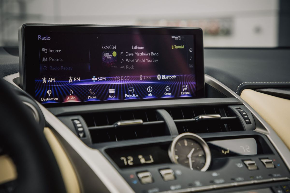 Lexus NX 2017. Multimédia. VUS 5-portes, 1 génération, restyling