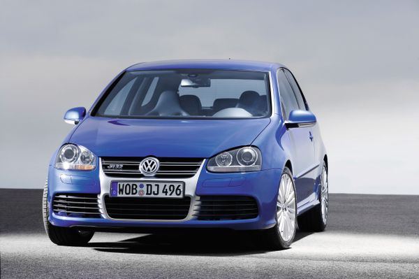 Volkswagen Golf R32 2005. Carrosserie, extérieur. Hatchback 3-portes, 5 génération