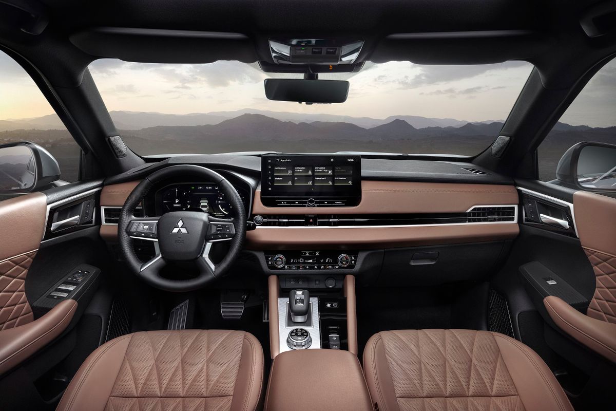 Mitsubishi Outlander 2024. Передние сидения. Внедорожник 5 дв., 4 поколение, рестайлинг 1