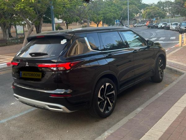 Mitsubishi Outlander 2nd hand, 2022, private hand