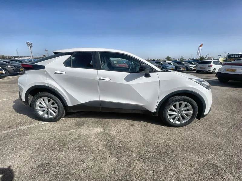 טויוטה C-HR רכב חדש, 2025, פרטי
