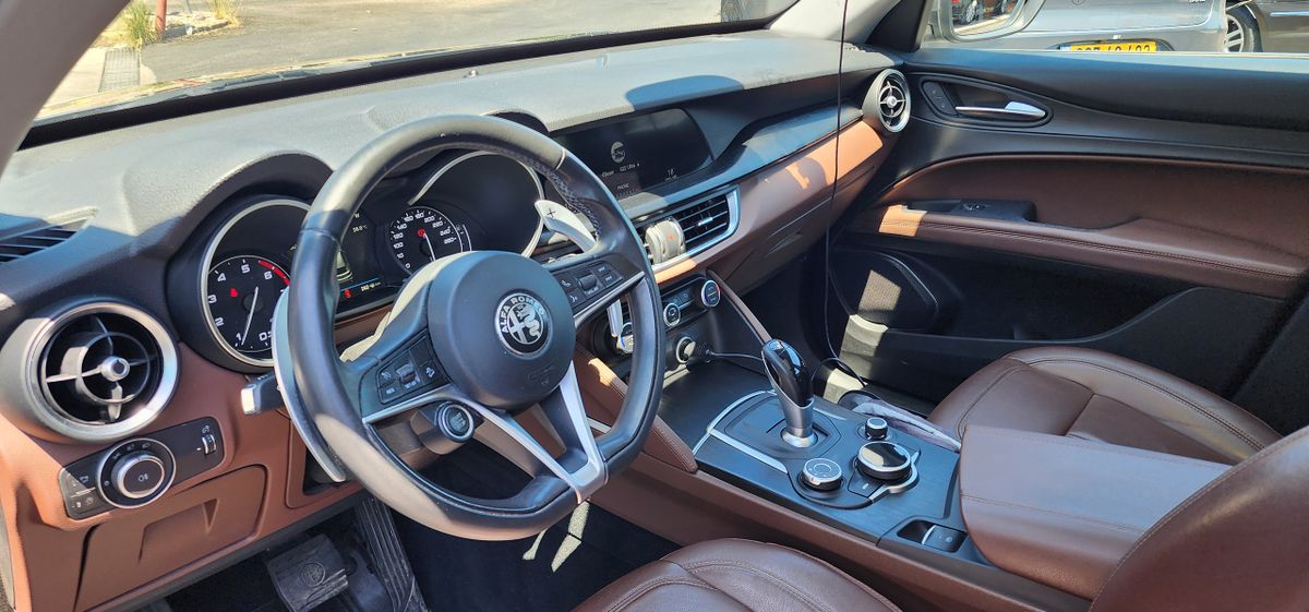 Alfa Romeo Stelvio с пробегом, 2018, частная рука