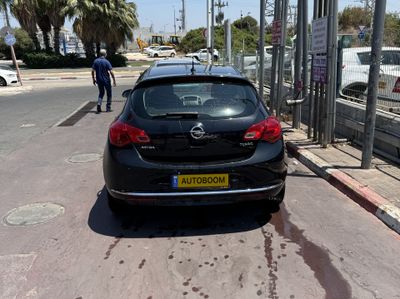 Opel Astra 2ème main, 2014, main privée