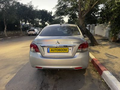 Mitsubishi Attrage 2ème main, 2016