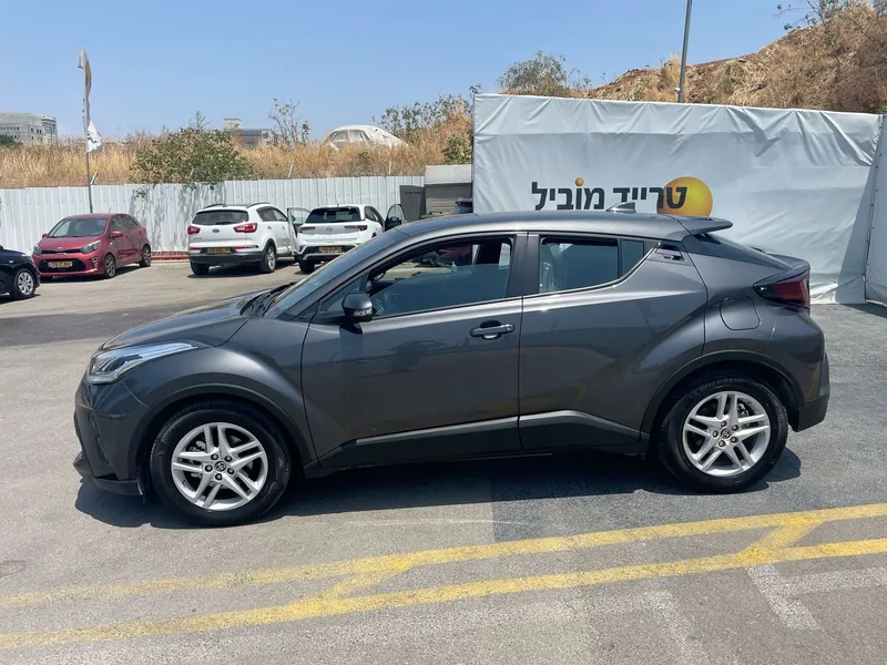 Toyota C-HR с пробегом, 2022, частная рука