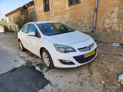 Opel Astra 2nd hand, 2013
