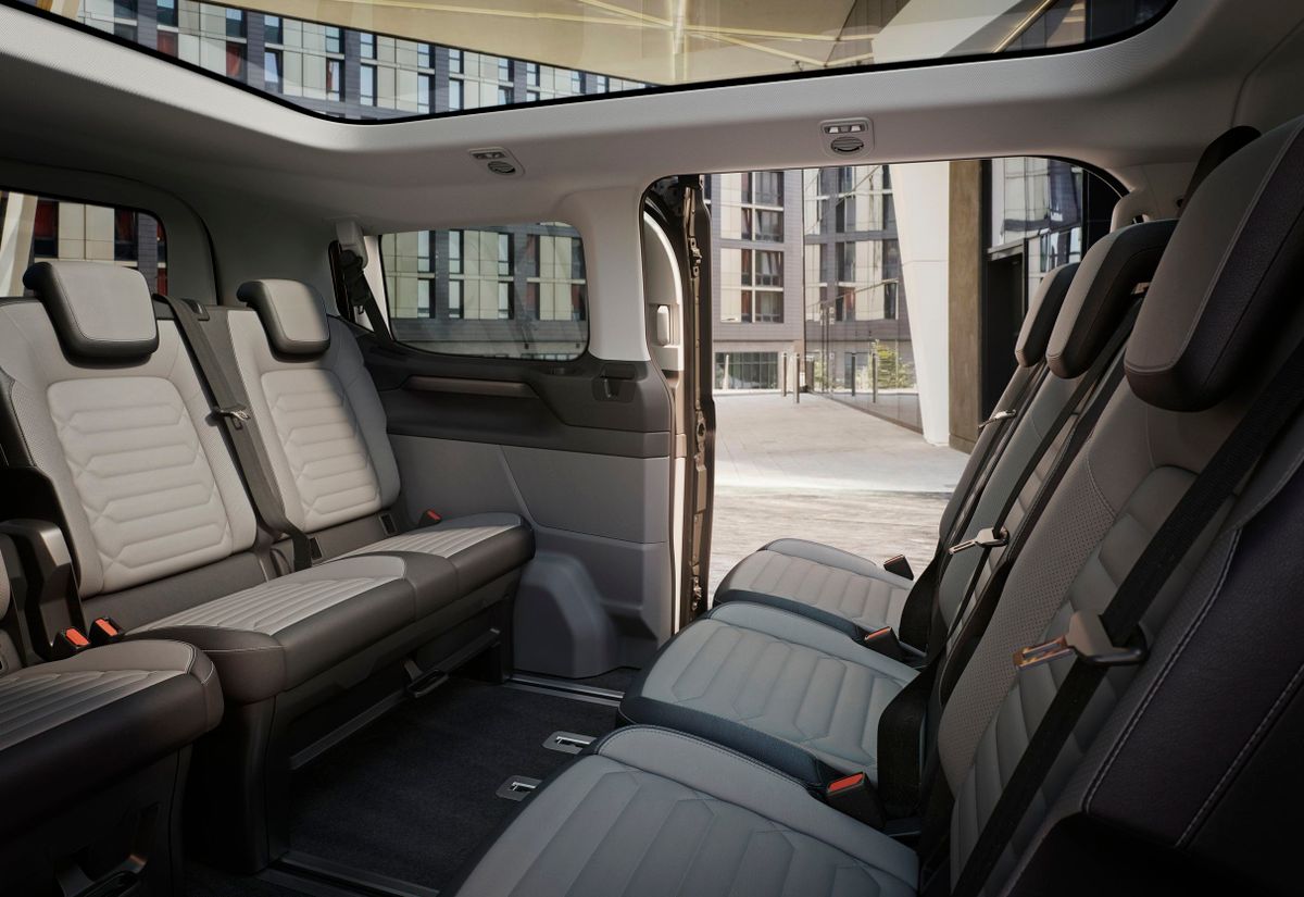 Ford Tourneo Custom 2023. Intérieur. Monospace, 2 génération