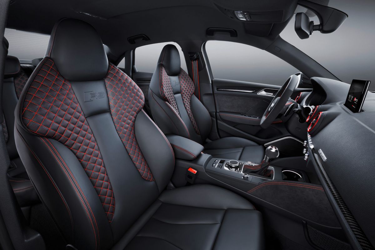 Ауди RS3 2017. Передние сидения. Седан, 2 поколение, рестайлинг