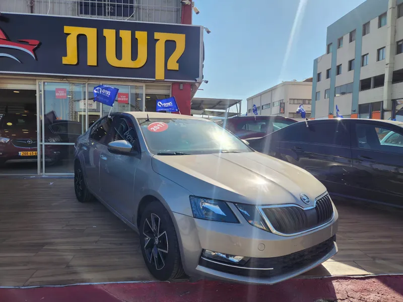 סקודה אוקטביה יד 2 רכב, 2017, פרטי