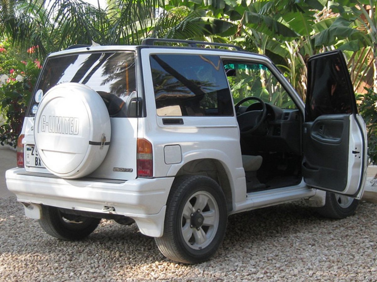 Suzuki Escudo 1997. Carrosserie, extérieur. VUS 3-portes, 2 génération