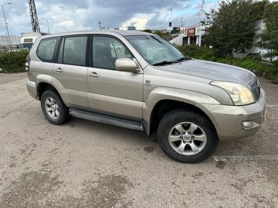 Toyota Land Cruiser 2nd hand, 2006, private hand