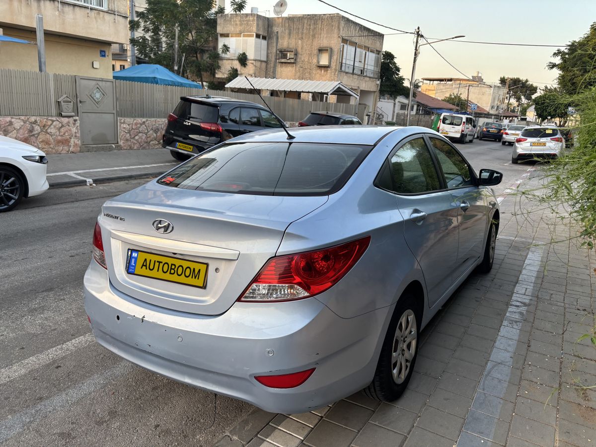 Hyundai i25 2nd hand, 2013